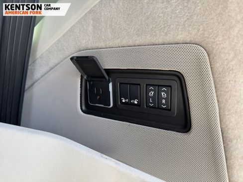 Used 2024 Cadillac Escalade Sport Platinum w/ LPO, ONYX Package image 49