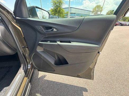 Used 2023 Chevrolet Equinox Premier FWD image 21