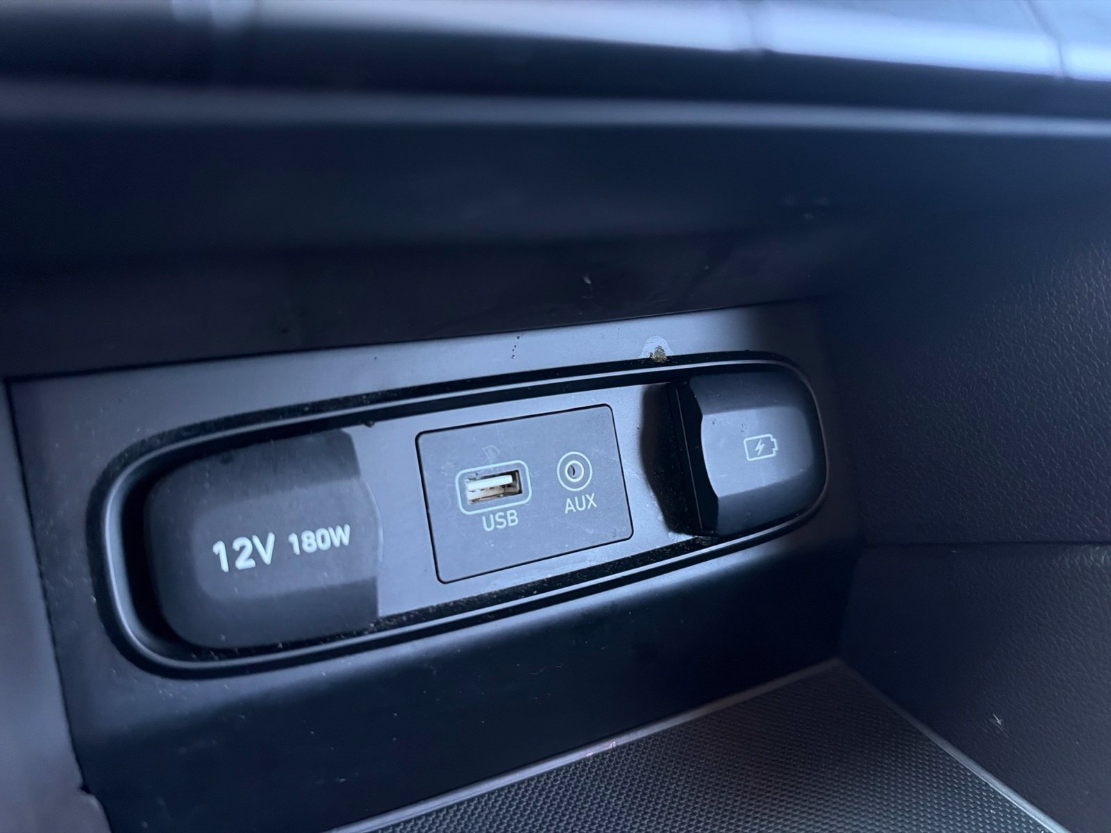 Used 2019 Hyundai Santa Fe SEL FWD image 17