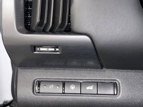 New 2025 Nissan Pathfinder SL image 25