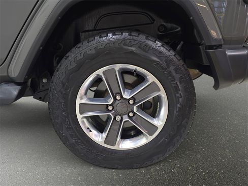 Used 2019 Jeep Wrangler Unlimited Sahara image 35