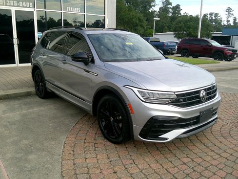 Used 2022 Volkswagen Tiguan SE R-Line image 5