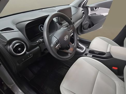 Certified 2022 Hyundai Kona Limited AWD/4WD image 13