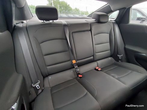 Used 2016 Chevrolet Malibu LT FWD image 13