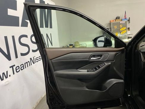 Certified 2023 Nissan Rogue SV w/ SV Premium B Package AWD/4WD image 9