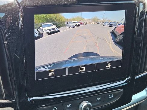 Used 2023 Chevrolet Traverse LT FWD image 13