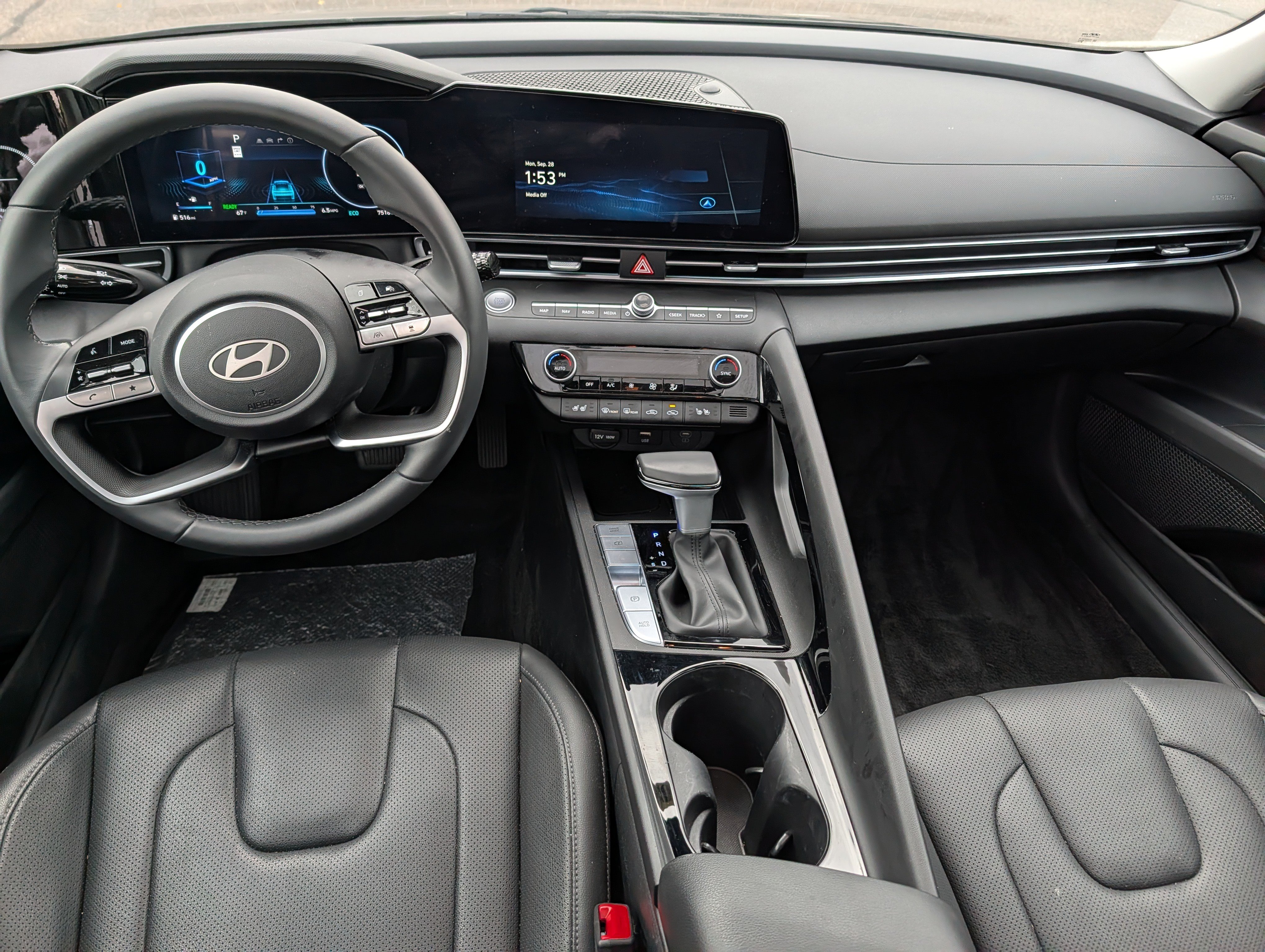 Used 2026 Hyundai Elantra Limited FWD image 14