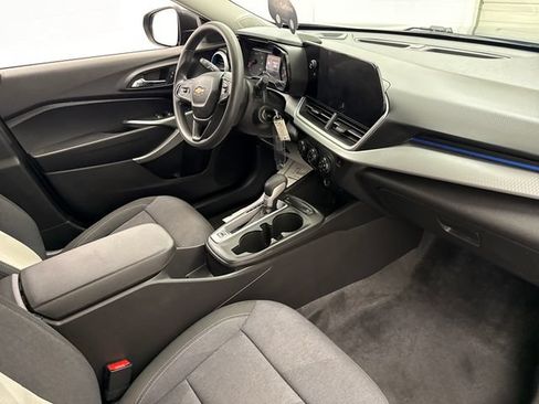 Certified 2024 Chevrolet Trax LS FWD image 28