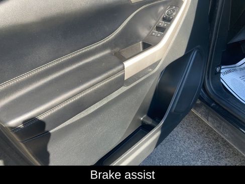 Used 2022 Ford Explorer XLT w/ Equipment Group 202A image 13