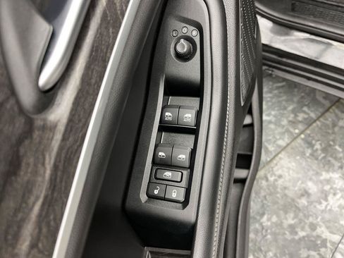Used 2023 Jeep Grand Cherokee 4WD 4xe image 9