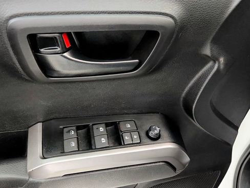 Certified 2023 Toyota Tacoma SR5 AWD/4WD image 23
