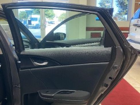 Used 2019 Honda Civic LX image 8