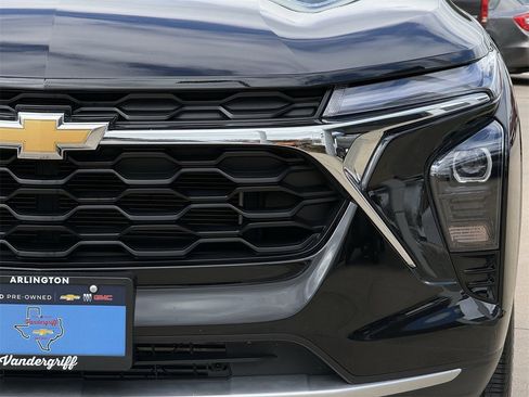 Certified 2025 Chevrolet Trax LT image 8