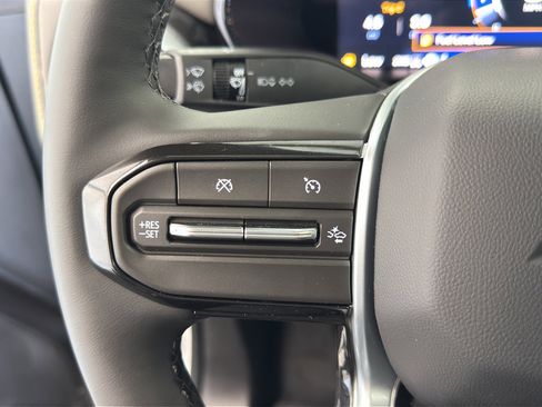 New 2026 Chevrolet Colorado ZR2 w/ Technology Package AWD/4WD image 17