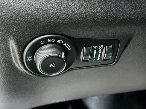 Certified 2024 Jeep Compass Limited image 17