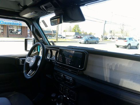 Used 2024 Jeep Wrangler Sahara w/ Technology Group image 22