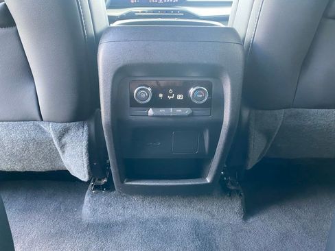 Used 2025 Buick Enclave Preferred FWD image 30