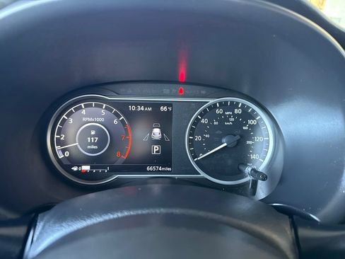 Used 2019 Nissan Kicks SR FWD image 33