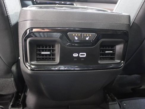 Used 2024 GMC Sierra 1500 AT4 w/ Technology Package image 24
