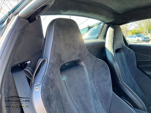 Used 2025 McLaren 750S Spider image 24