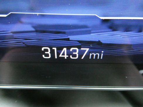 Certified 2025 Chevrolet Suburban High Country AWD/4WD image 39