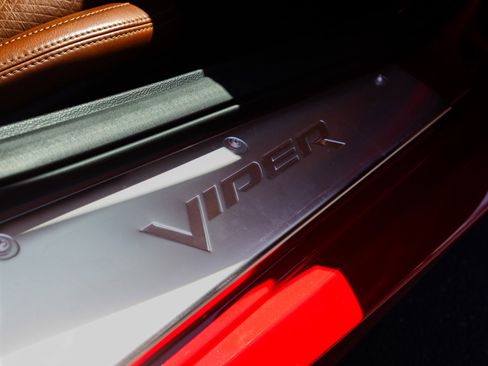 Used 2014 SRT Viper GTS w/ GTS Laguna Interior Package RWD image 12