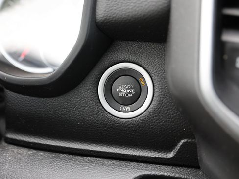 Used 2023 RAM 1500 Big Horn AWD/4WD image 36