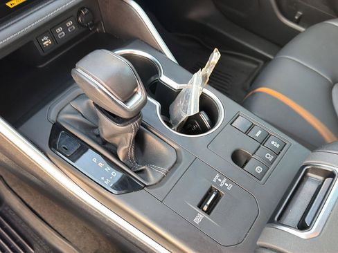 Used 2023 Toyota Highlander XLE FWD image 29