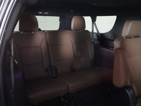 Used 2024 Chevrolet Suburban High Country w/ Advanced Technology Package AWD/4WD image 44