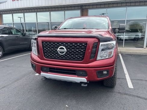 Used 2018 Nissan Titan PRO-4X w/ Pro-4x Convenience Package AWD/4WD image 4
