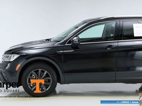 Used 2024 Volkswagen Tiguan SE image 3