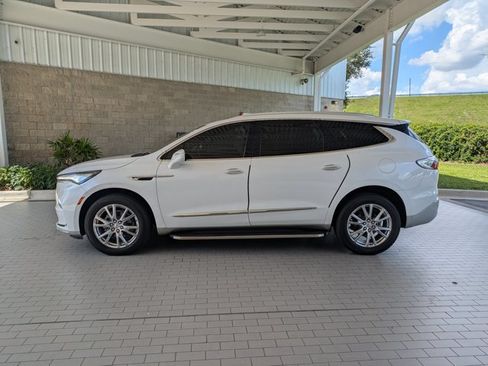 Used 2023 Buick Enclave Essence w/ Experience Buick Package FWD image 9