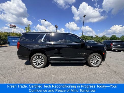 Used 2024 GMC Yukon Denali w/ Advanced Technology Package AWD/4WD image 5