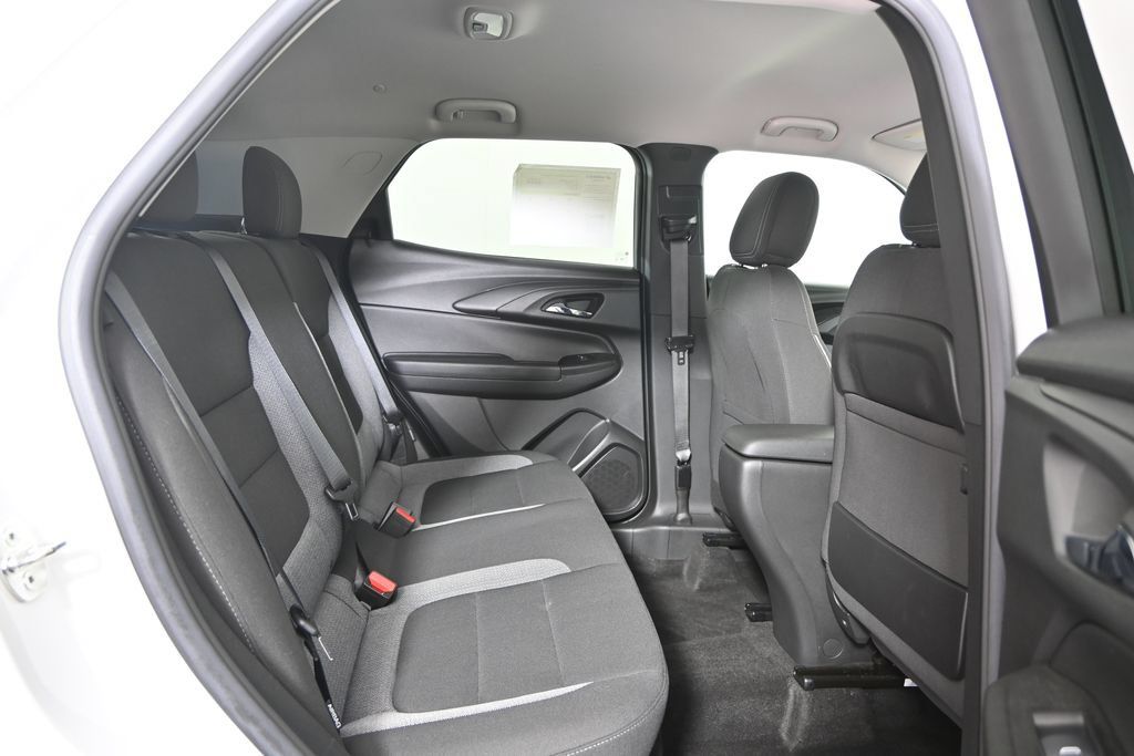 Used 2023 Chevrolet TrailBlazer LT AWD/4WD image 15