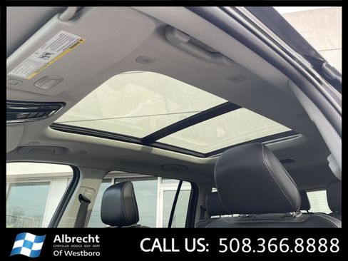 Used 2024 Jeep Grand Cherokee L Limited image 31