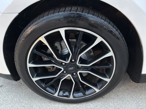 Used 2017 Ford Taurus Limited image 15