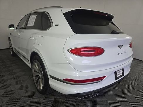 Used 2023 Bentley Bentayga Plug-In Hybrid AWD/4WD image 7