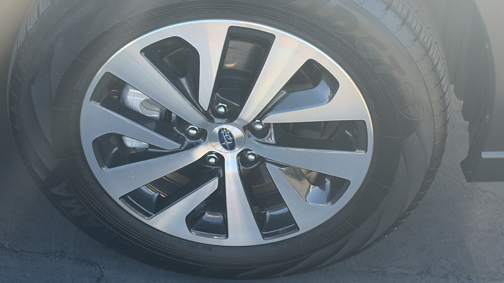 Certified 2025 Subaru Outback Premium AWD/4WD image 10
