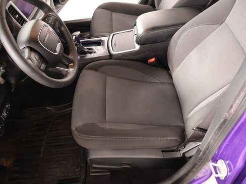 Used 2018 Dodge Charger SXT image 10