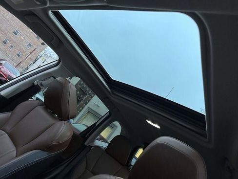 Used 2023 Subaru Forester Touring image 17