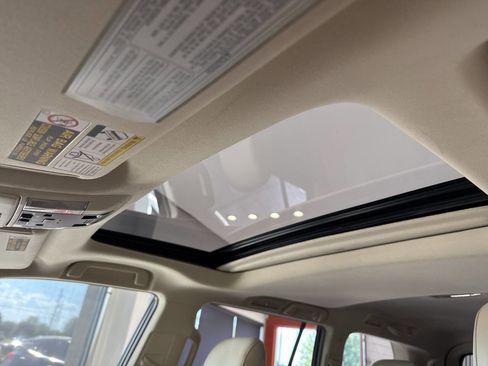 Used 2015 Lexus GX 460 w/ Premium Package image 25