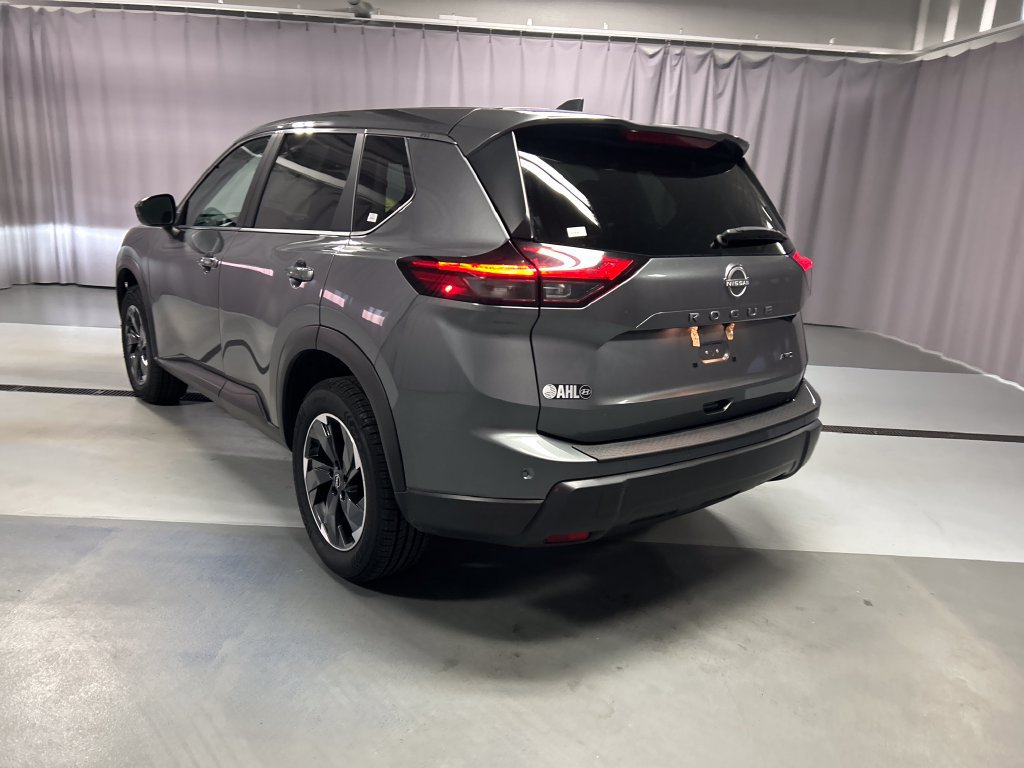 Used 2025 Nissan Rogue SV AWD/4WD image 5