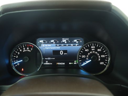 Used 2019 Ford F150 Lariat w/ Equipment Group 502A Luxury AWD/4WD image 17