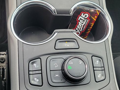 Used 2024 GMC Terrain SLT w/ Infotainment Package II image 26