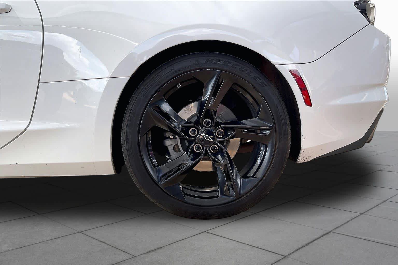 Used 2021 Chevrolet Camaro LT w/ RS Package RWD image 12