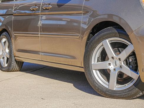 Used 2009 Honda Odyssey Touring image 3