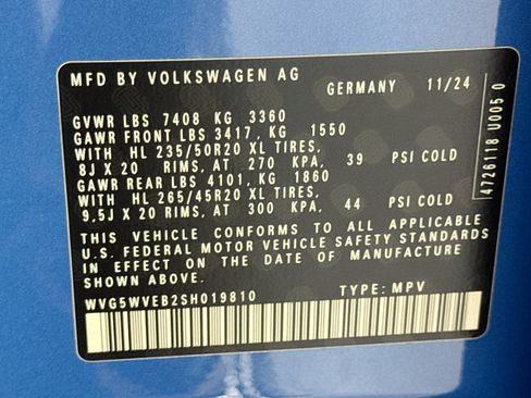 Used 2025 Volkswagen ID. Buzz 1st Edition image 30