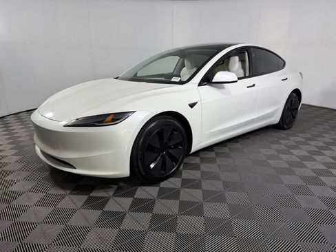 Used 2025 Tesla Model 3 Long Range image 2