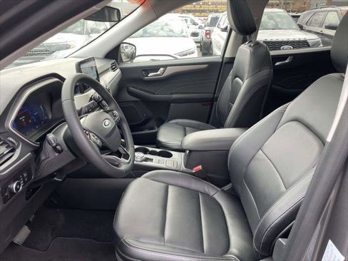 Used 2022 Ford Escape SEL w/ Technology Package image 13