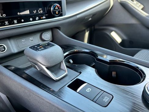 Certified 2023 Nissan Rogue SV AWD/4WD image 19